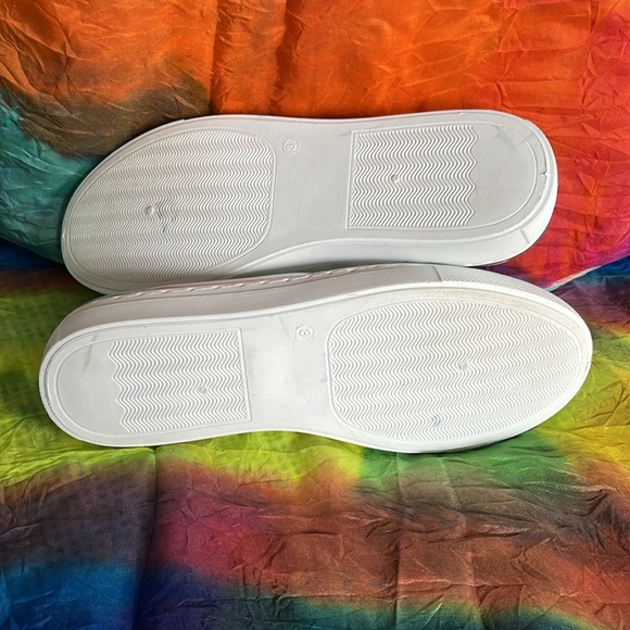 J. Adam's size 8 Quilted Loafers Metallic Silver EUC - Picture 6 of 10